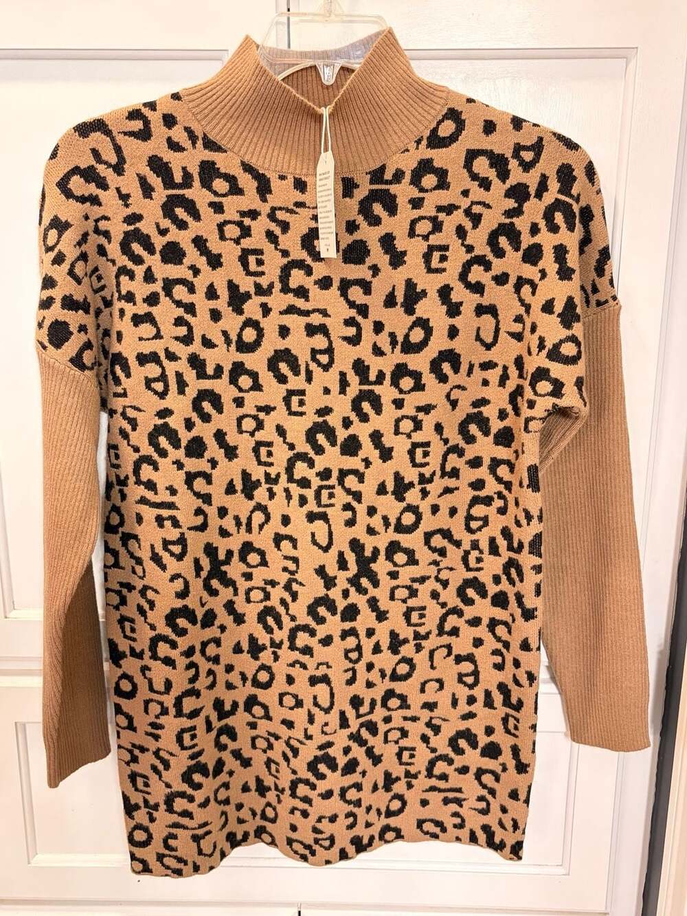NWT Women’s Leopard Print Mock Neck Oversized Sweater Tunic Medium